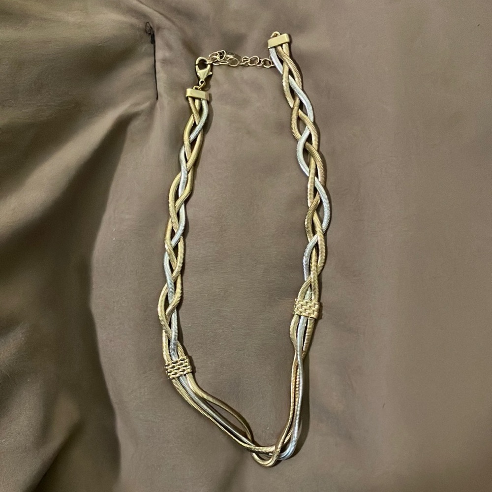 Crisscross necklace